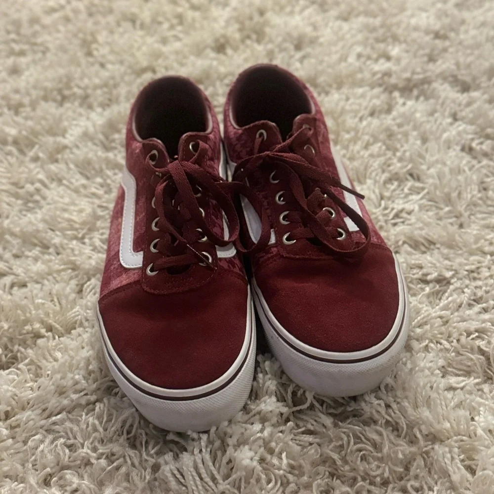 VANS - Picture 6 of 12